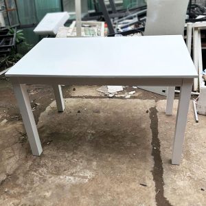 Bàn Ăn Gỗ Cũ 1m2 Màu Trắng Đơn Giản