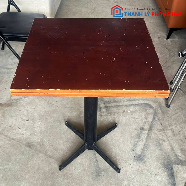 Bàn Cafe Mặt Vuông Gỗ Chân Sắt Cũ