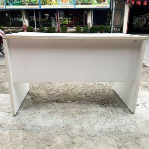 Bàn Làm Việc Cũ 1m2 Có Bửng Màu Trắng