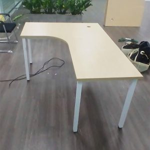 Bàn Làm Việc Góc L 1m6 Mặt Gỗ Chân Sắt Cũ