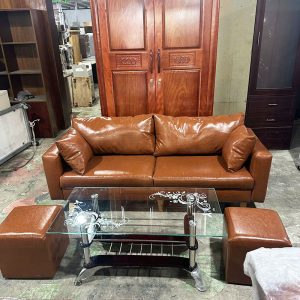 Băng Sofa Da Trắng Kèm Gối Và Đôn Vuông Mới 99%