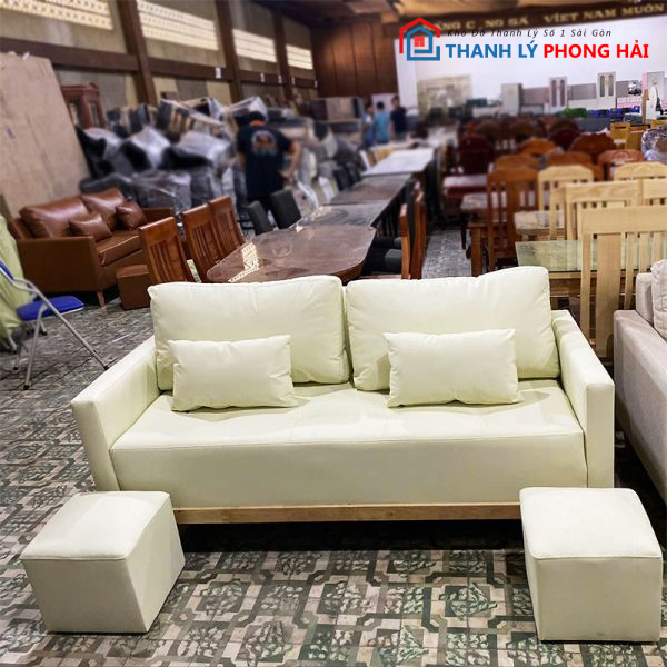 Băng Sofa Da Trắng Kèm Gối Và Đôn Vuông Mới 99%