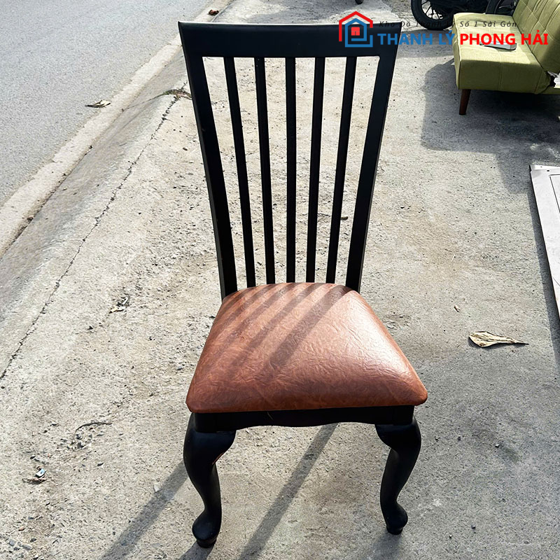 bo-ban-an-1m4-kem-6-ghe-co-dien-cu-1-1 Bộ Bàn Ăn 1m4 Kèm 6 Ghế Cổ Điển Cũ (Còn Ghế)