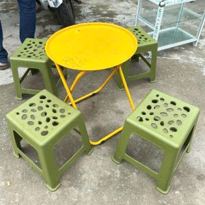 Bộ Bàn Ghế Cafe Cũ Kèm Ghế Đôn Nhựa