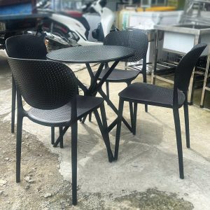 Bộ Bàn Ghế Cafe Nhựa Đúc Màu Đen Mới 99%