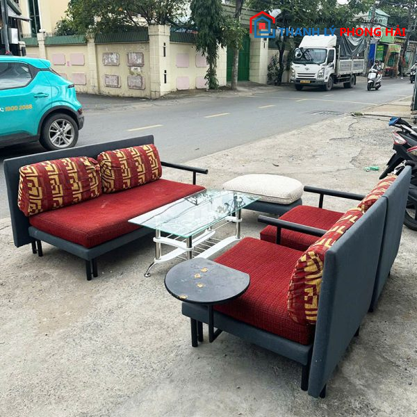 Bộ Sofa 1m5 Bọc Vải Đệm Đỏ Kèm Bàn Kính Cũ
