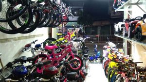 Cửa hàng mua bán xe đạp cũ