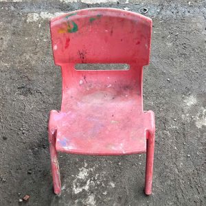 Ghế Nhựa Thấp Có Tựa Lưng Nhiều Màu Cũ