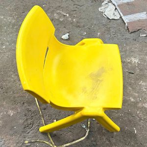 Ghế Nhựa Thấp Có Tựa Lưng Nhiều Màu Cũ