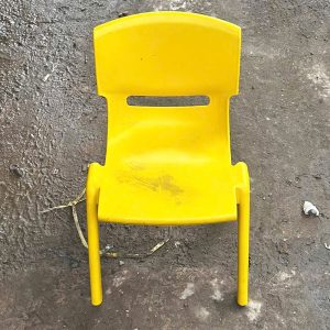 Ghế Nhựa Thấp Có Tựa Lưng Nhiều Màu Cũ