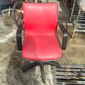 Ghế Xoay Cũ Đệm Đỏ Lưng Thấp Bọc Da Cũ