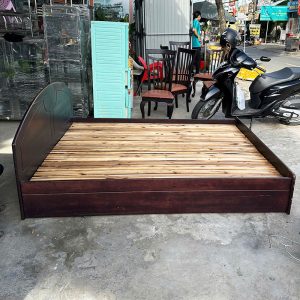 Giường Gỗ 1m6 Màu Nâu Đậm Cũ