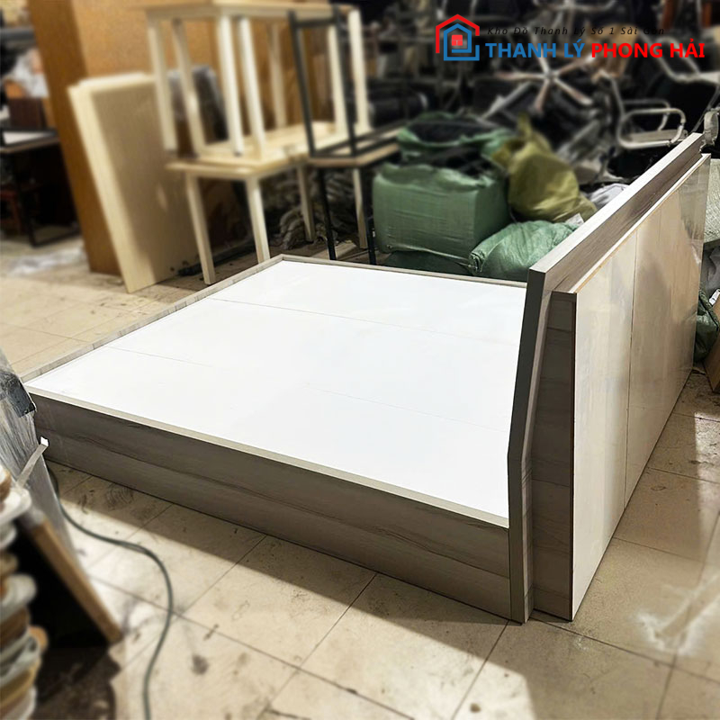 giuong-go-1m6-mau-sang-hien-dai-cu-2 Giường Gỗ 1m6 Màu Sáng Hiện Đại Cũ