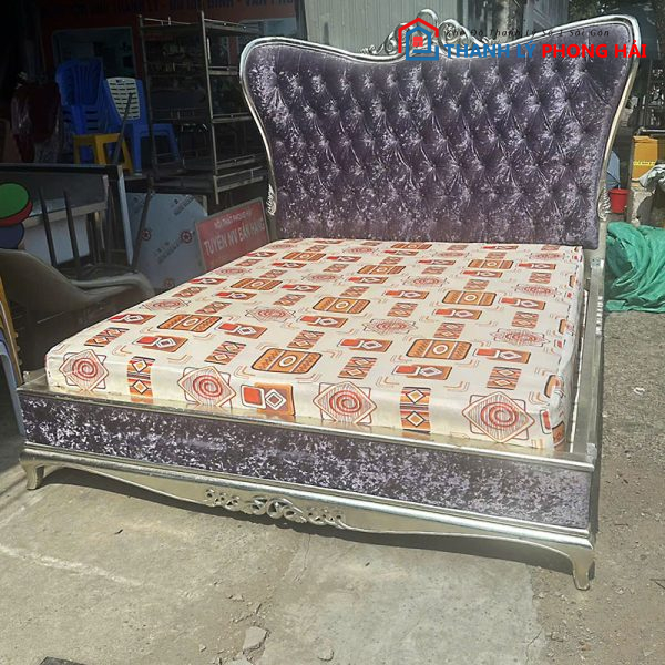 Giường Hoàng Gia 1m8 Bọc Nhung Tím Cũ