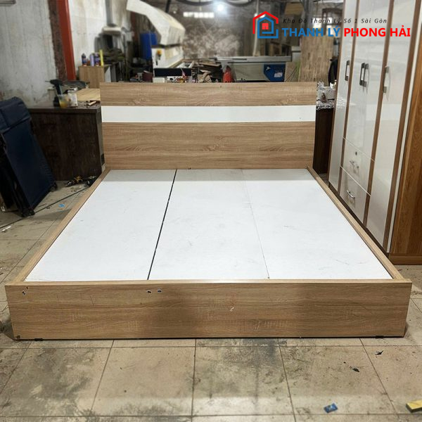 Giường Ngủ Gỗ MDF 1m8 Cũ Màu Sáng