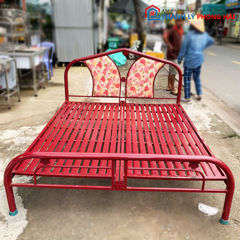 giuong-sat-1m6-cu-mau-do-2 Giường Sắt 1m6 Cũ Màu Đỏ