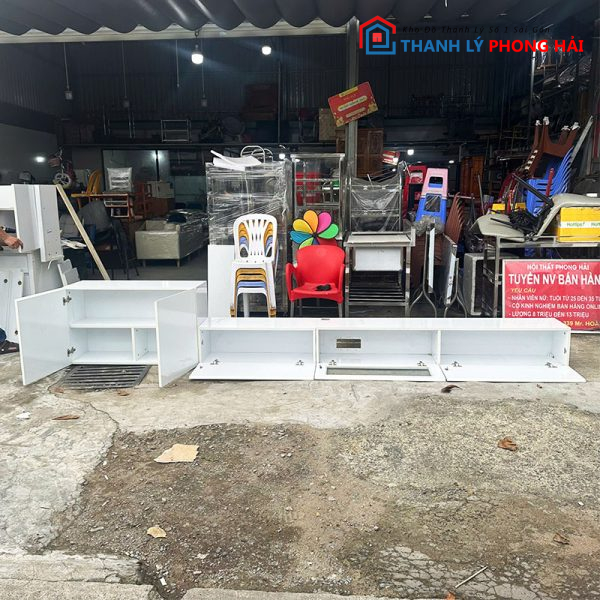 Kệ Tivi Cũ 3m7 Màu Trắng Nhiều Ngăn