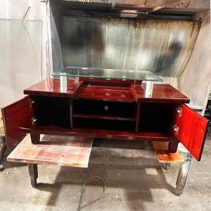 Kệ Tivi Mặt Kính 1m2 Gỗ Phủ Bóng Cũ