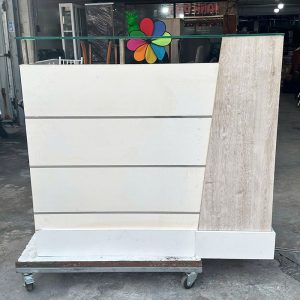 Quầy Lễ Tân Gỗ 1m27 Có Kệ Kính Cũ