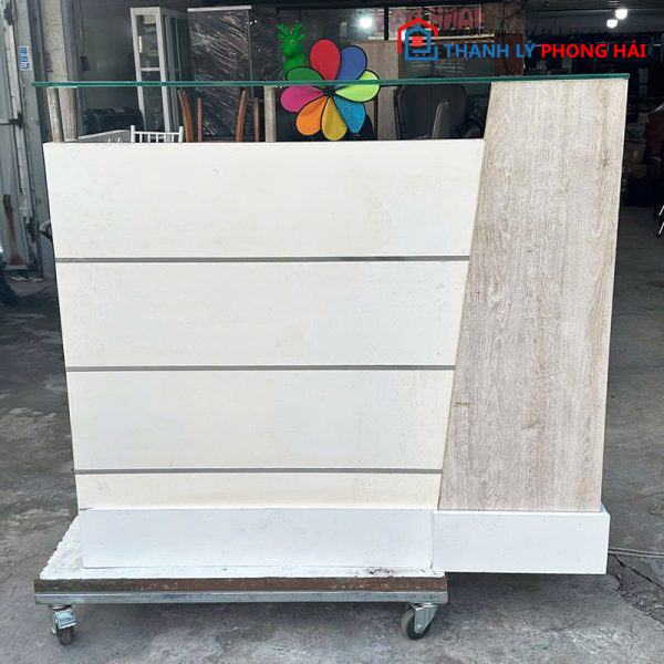 Quầy Lễ Tân Gỗ 1m27 Có Kệ Kính Cũ