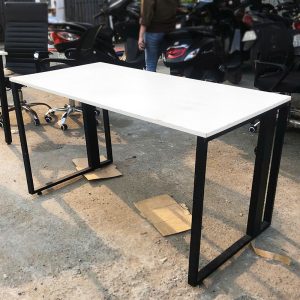 Bàn Làm Việc 1m4 Chân Sắt Hiện Đại Cũ