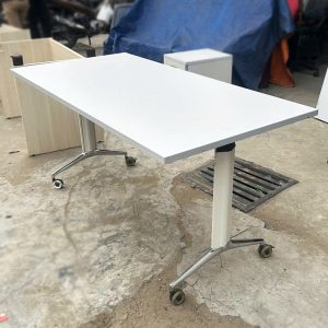 Bàn Làm Việc 1m5 Có Bánh Xe 1m5 Cũ