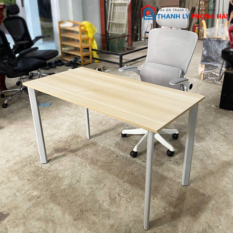 ban-lam-viec-chan-oval-1m2-3 Thanh Lý Bàn Làm Việc Chân Oval 1m2 Mới 99%