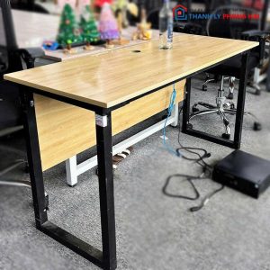 Bàn Làm Việc Có Bửng 1m4 Chân Sắt Cũ