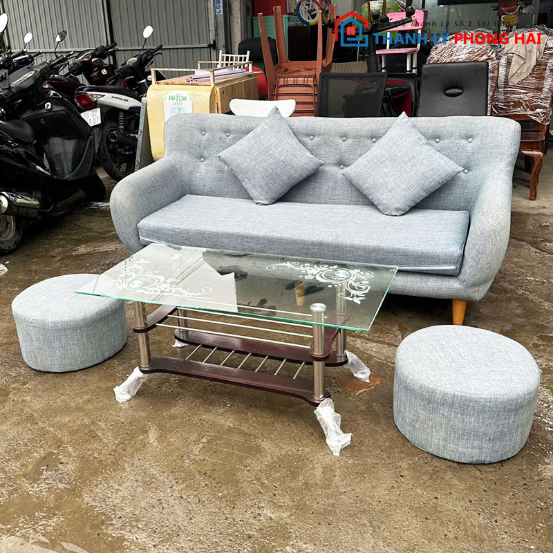 bo-sofa-boc-vai-xam-1m8-2 Bộ Sofa Bọc Vải Xám 1m8 Kèm 2 Đôn Tròn Cũ