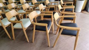 Ghế bành quán cafe