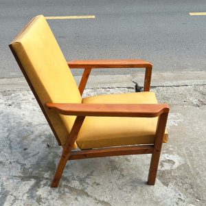 Ghế Cafe Cũ Khung Gỗ Bọc Đệm Da Vàng