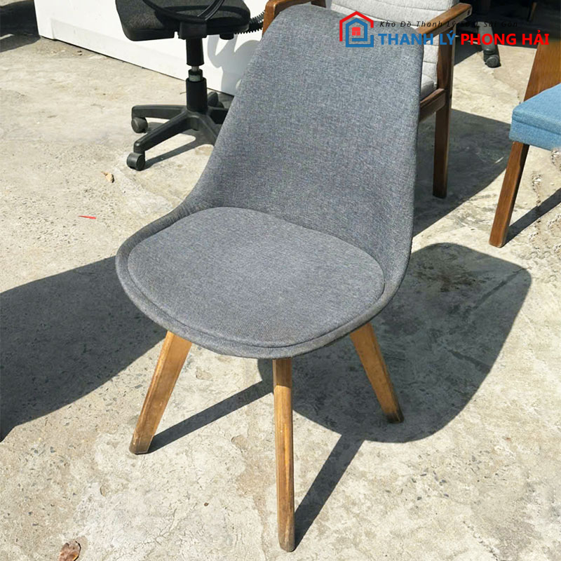 ghe-eames-ni-xam-chan-go-dem-em-cu-2 Ghế Eames Nỉ Xám Chân Gỗ Đệm Êm Cũ