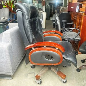 Ghế Giám Đốc Bọc Da Chân Gỗ Cũ