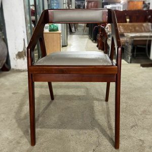 Ghế Hiroshi Cũ Bằng Gỗ Nệm Da