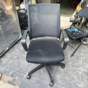 Ghế Xoay Đệm Vải Lưng Lưới Cũ