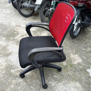 Ghế Xoay Lưng Lưới Đỏ Chân Nhựa Cũ
