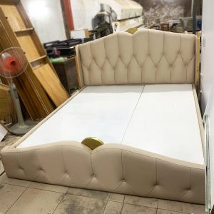 Giường Bọc Da Nhập Khẩu 1m8 Mới 99%