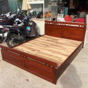 giuong-ngu-go-tu-nhien-1m6-kem-nem-15p-cu-3-300x300 Vứt Bỏ Giường Cũ Có Sao Không? TOP Mẫu Giường Thanh Lý Giá Tốt Tại Phong Hải