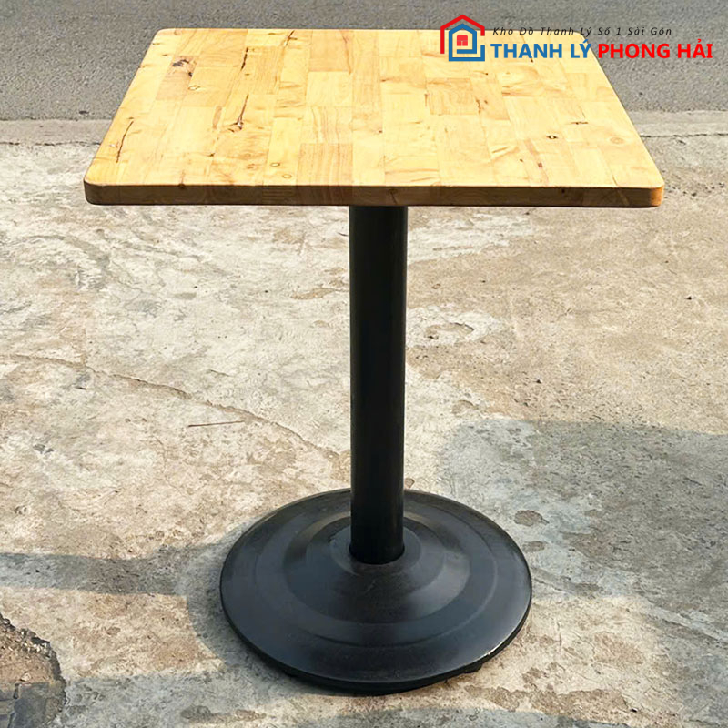 ban-cafe-chan-sat-tron-mat-go-vuong-60cm-cu Bàn Cafe Chân Sắt Tròn Mặt Gỗ Vuông 60cm Cũ