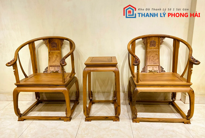 ban-ghe-go-bach-xanh-dep Gỗ Bách Xanh Là Gì? Đặc Điểm, Phân Loại Và Cách Nhận Biết Chuẩn Xác