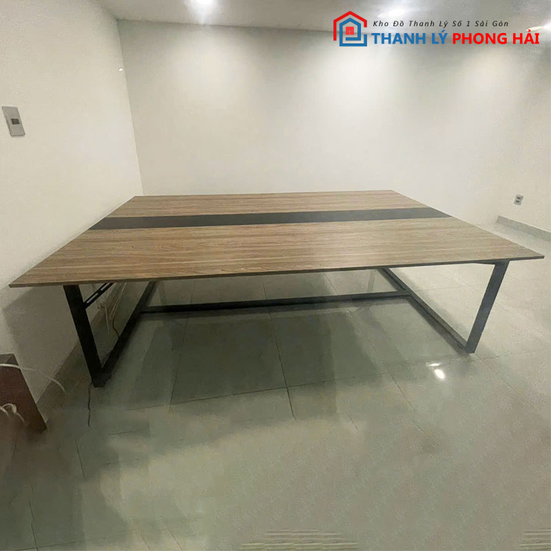 ban-hop-chan-sat-mat-go-2m4-cu-1 Bàn Họp Chân Sắt Mặt Gỗ 2m4 Cũ