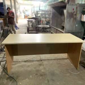 Bàn Làm Việc Có Bửng 1m8 Gỗ MDF Cũ