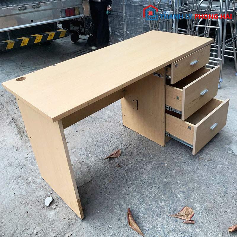 ban-lam-viec-co-hoc-1m4-kem-tu-1 Bàn Làm Việc Có Hộc 1m4 Kèm Tủ Hồ Sơ Cũ