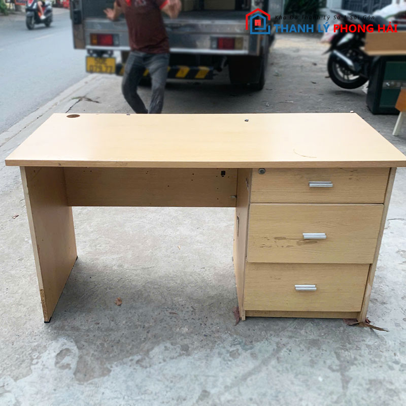 ban-lam-viec-co-hoc-1m4-kem-tu-2 Bàn Làm Việc Có Hộc 1m4 Kèm Tủ Hồ Sơ Cũ