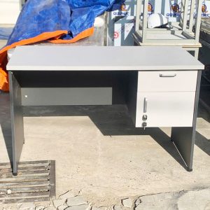 Bàn Làm Việc Kèm Tủ Hồ Sơ Treo 1m2 Cũ