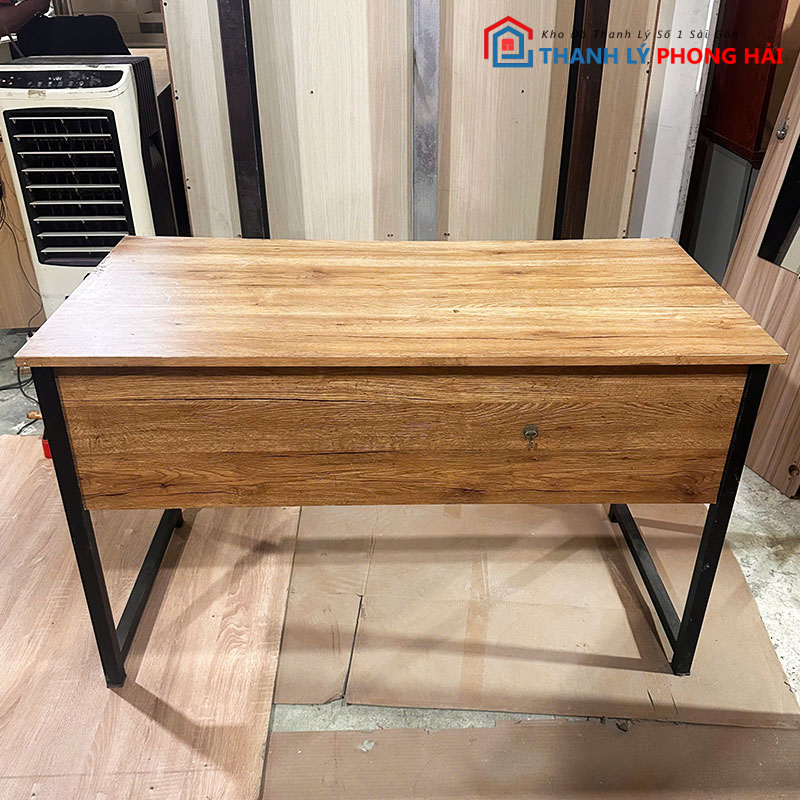 ban-mat-go-chan-sat-1m2-cu-2 Bàn Mặt Gỗ Chân Sắt 1m2 Cũ