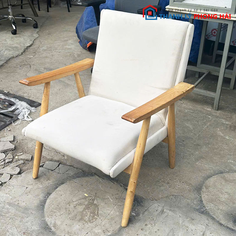 ghe-cafe-khung-go-cu-boc-nem-1 Ghế Cafe Khung Gỗ Cũ Bọc Nệm