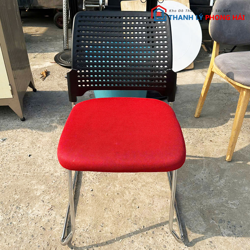 ghe-chan-quy-lung-luoi-dem-do-cu-2 Ghế Chân Quỳ Lưng Lưới Đệm Đỏ Cũ