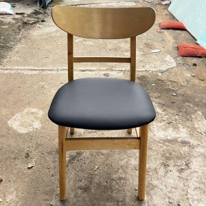 Ghế Mango Đệm Đen Khung Gỗ Cũ