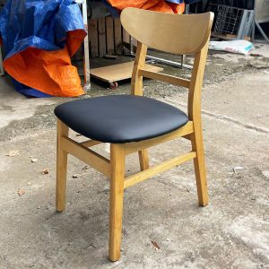 Ghế Mango Đệm Đen Khung Gỗ Cũ